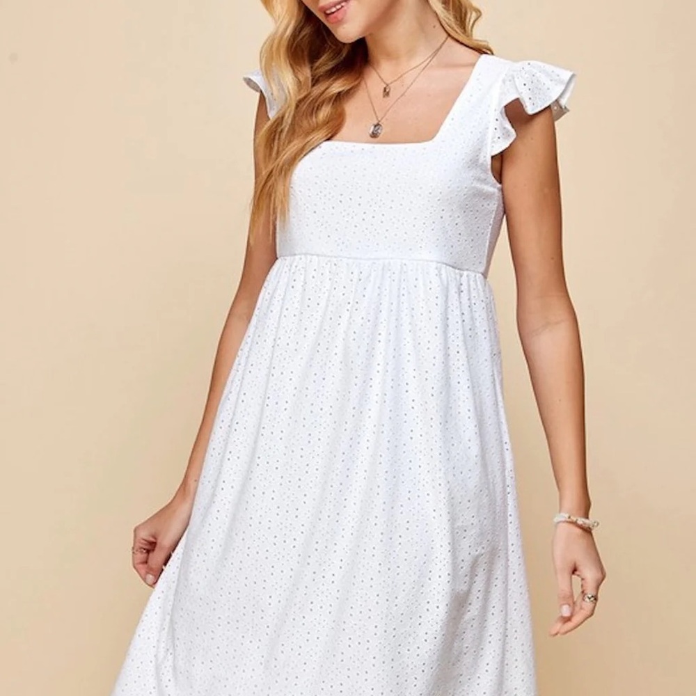 Elegant White Pocket Dress